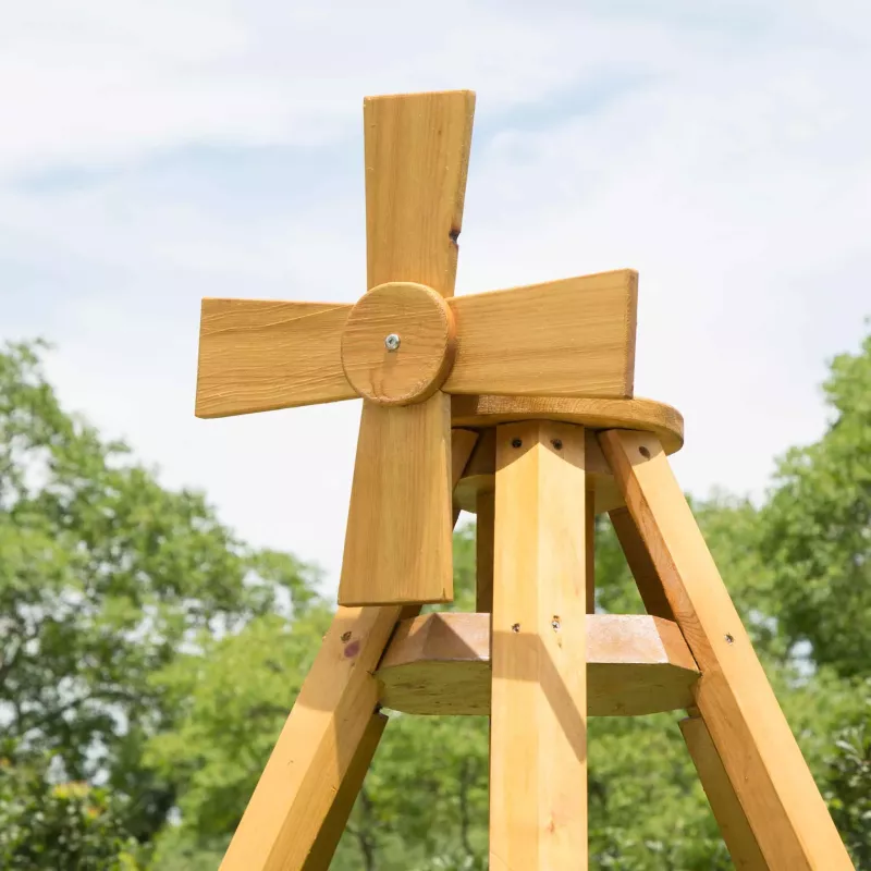 Holzpferd, Windrad, Backyard-Installation, Holzskulptur, Holzwerkzeug