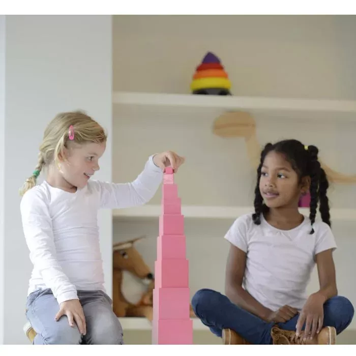 Kinder, Blockturm, pinkfarbene Bausteine, Spielzeit, Bausteine stapeln