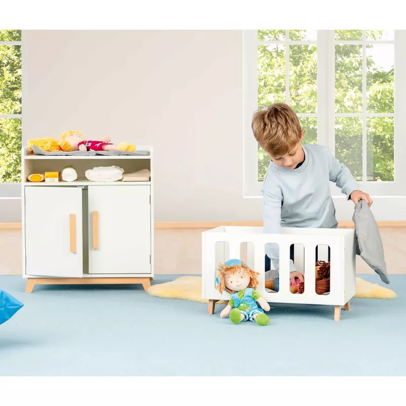 Kinderzimmer, Kinderbett, Krippe, Wäscheständer, Spielzeug