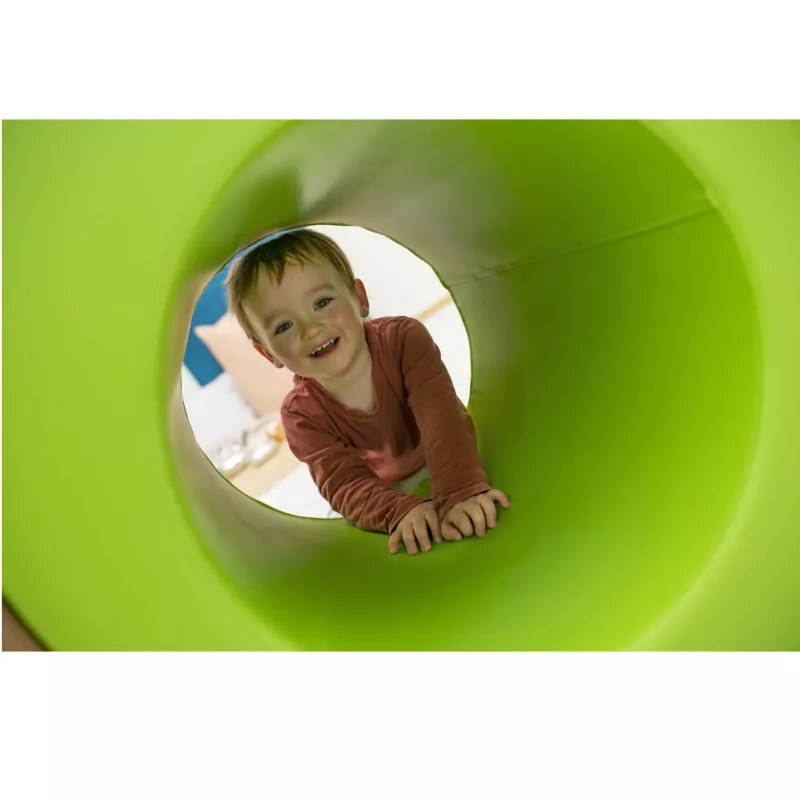 Kinder, Spielgeräte, Tunnel, grün, Kleidung