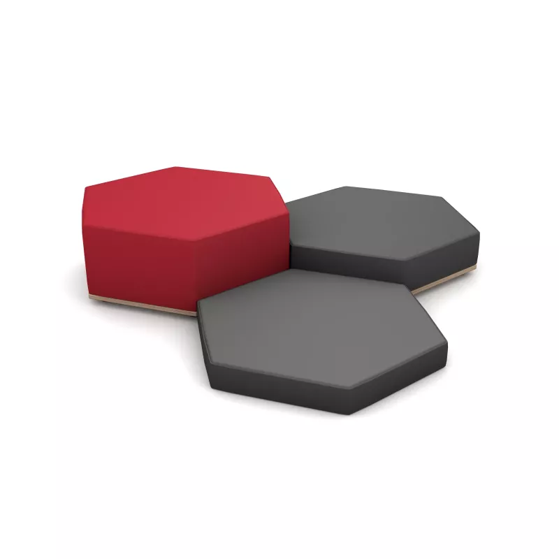 Hexagonale Hocker, Modulare Sitzgelegenheit, Roter Block, Graue Sitzflächen, Holzboden