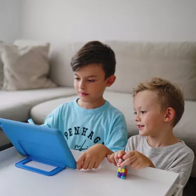 Kinder, Tablet, Playset, Figur, Blauer Tablet-Ständer