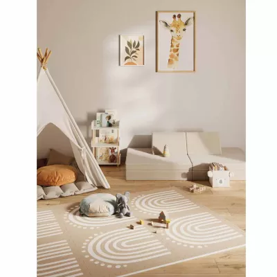 Kinderspielzimmer, Spielteppich, Kissen, Teepe-Tipi, Holzspielzeug