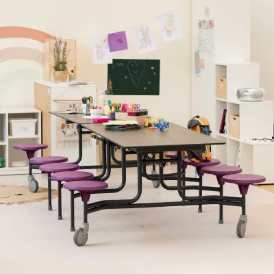 Klassenzimmertisch, Gruppentisch, Schulstuhl, Rollenstuhl, Künstlerbedarf