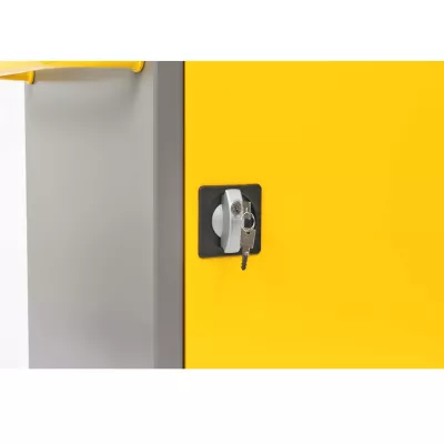 Schrank, Schloss, Gelebte Farbe, Grau, Türgriffe