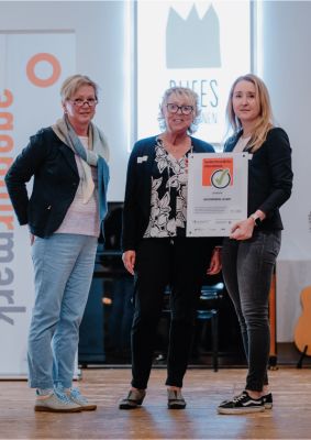 zertifikat, auszeichnung, frauen, gruppe, veranstaltung
