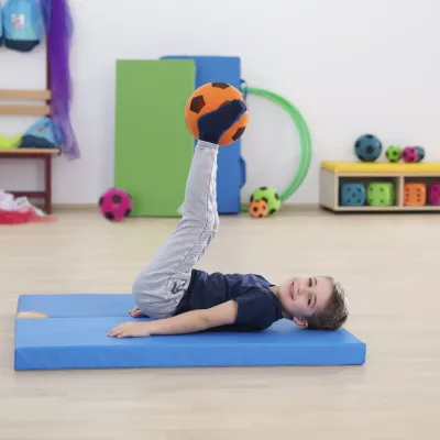 Kinderturnen, Hoher Fußball, Gymnastikball, Übungsball, Sportmatte