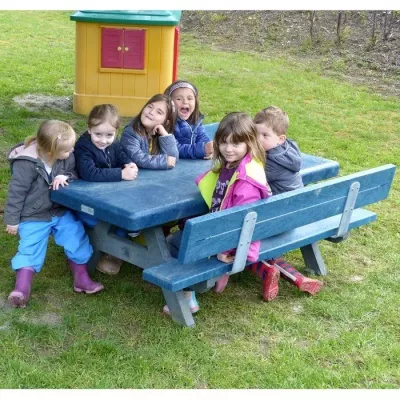 Kindergarten, Kinder, im Freien, Spielplatz, Tisch