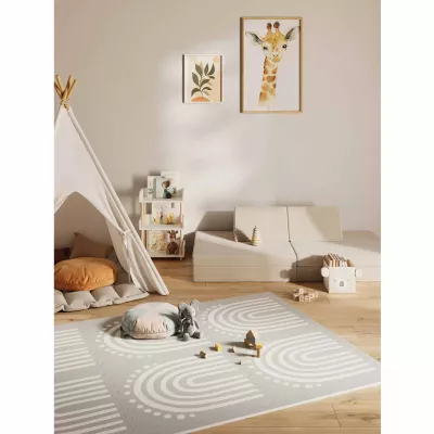 Kinderzimmer, Spielteppich, Giraffenbild, Tentenspiel, Holzspielzeug