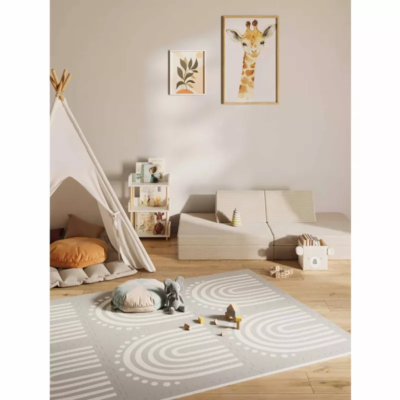 Kinderzimmer, Spielteppich, Giraffenbild, Tentenspiel, Holzspielzeug