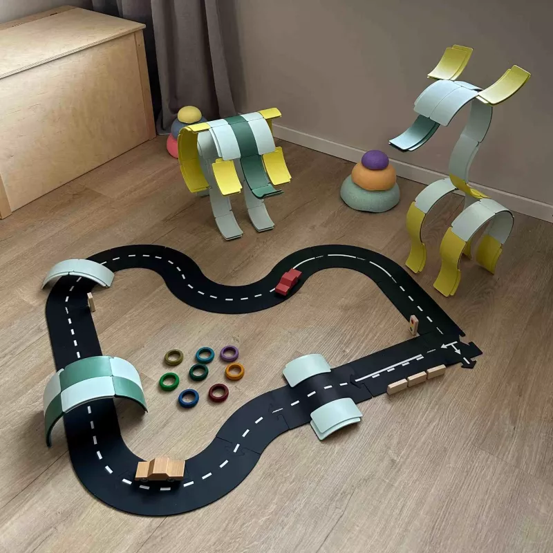 Kofferbahn, Holzbahn, Spielbahn, Rennbahn, Kunterbuntes Spielset