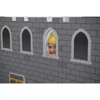 Kinderkostüm,  Burg,  Burgmauer,  Fensterblicke,  Goldenes Kopfbedeckung