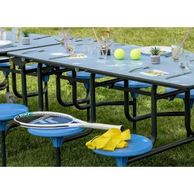 Tischset Outdoor, Tischplatte Kunststoff, Tennisball, Tennisracket, Sitzbank/Stapelstuhl