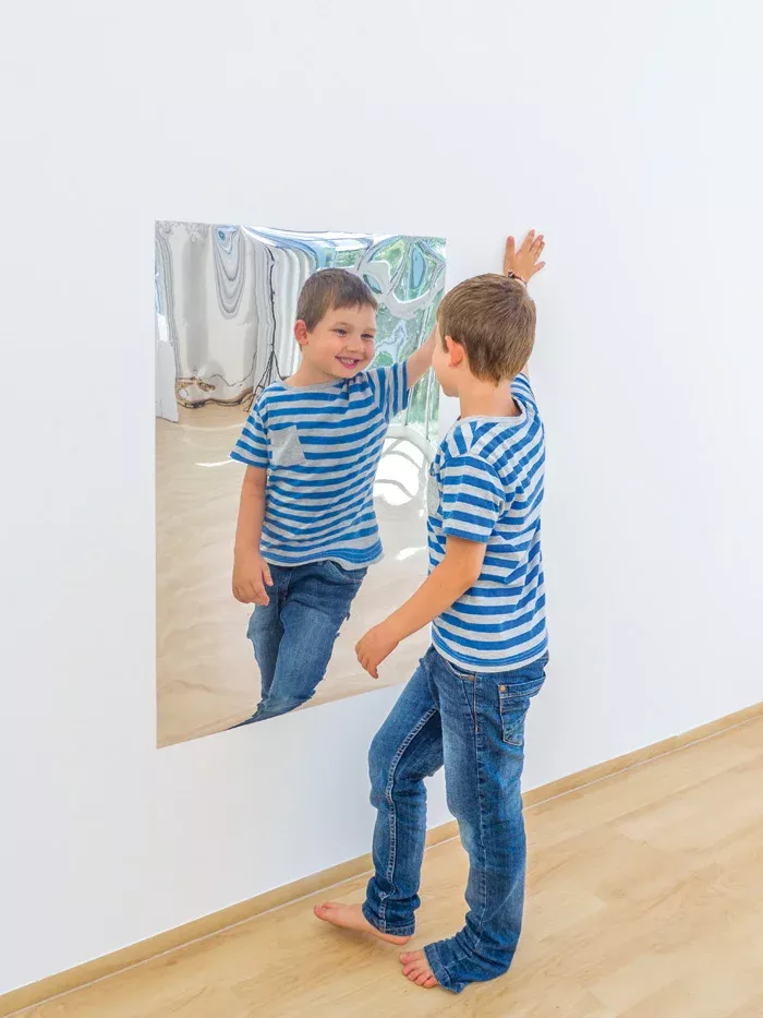 Kinder, Streifen, T-Shirt, Jeans, Spiegel