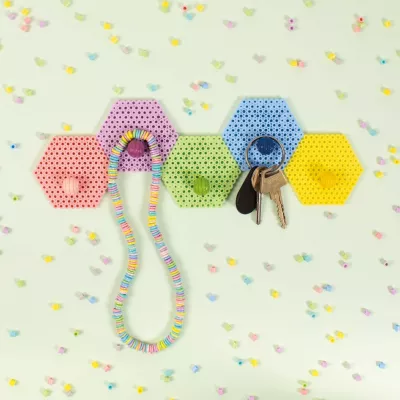 Bügelperlen, Schlüsselanhänger, Perlenkette, Hexagonplatten, Bunte Farben