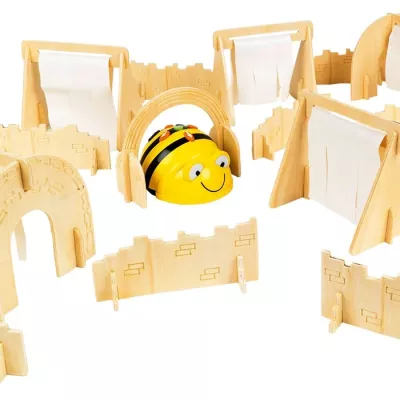 holzspielzeug, hortbau, bienenfigur, bausteine, labyrinth