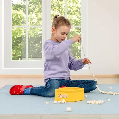 Kinder spielen, Holzperlen, Holzkette, Perlenkette, Bastelset