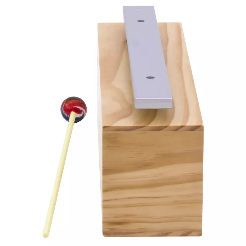Holzunterlage, Metallhalter, Hammer, Meißel?, Bohrschablone