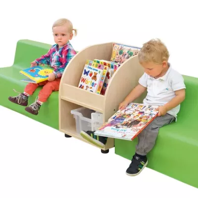Kuschelnische, Kinderleseecke, Holzregal, Bücherregal, Kinderbuchstapel
