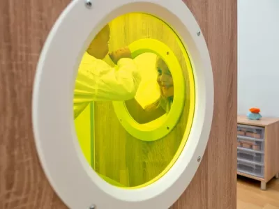 Waschmaschine, Kernfarbe Gelb, Rundfenster, Innenraum, Kinderfreundlich
