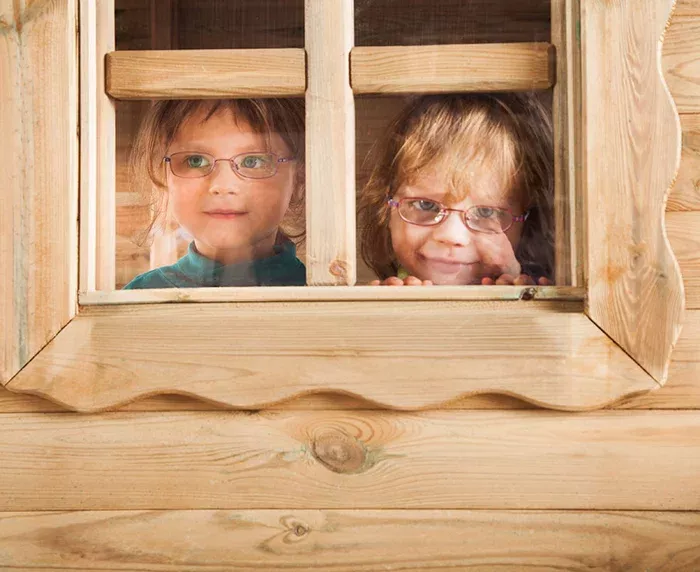 Kinder, Brille, Fenster, Holzhaus, Spielerinnen