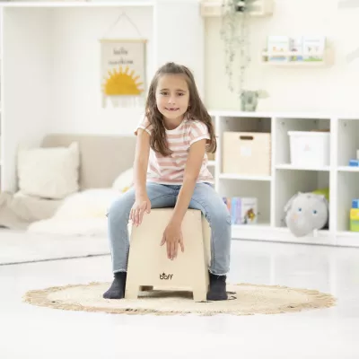 Kind, Hocker, Kinderzimmer, Jeans, Stuhl