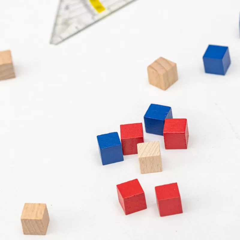 Holzwürfel, Holzbausteine, farbige Würfel, Spielzeugwürfel, Holzspielzeug