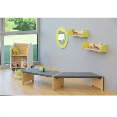 Kinderzimmer, Wandregal, Sitzbank, Kinderspielzeug, Holzmöbel