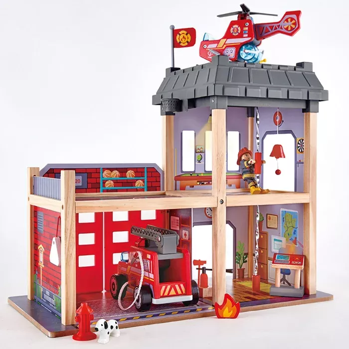 Spielzeughaus, Feuerwehr, Holzspielzeug, Miniatur, Rettungsszene