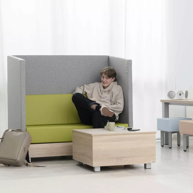Sessel-Nische, Sofa-Kabine, Grüner Sitzkissen, Couchtisch-Holz, Rucksack