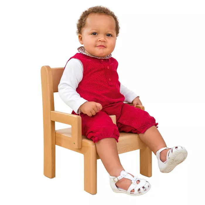 Kinderoutfit, Rotes Outfit, Jumpsuit, Sandalen, Holzstuhl