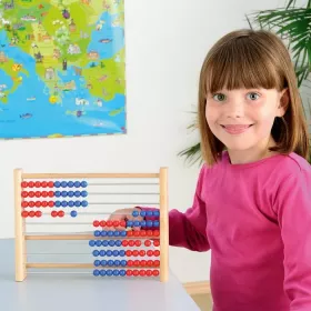 Rechenrahmen 1–100 mit roten und blauen Kugeln