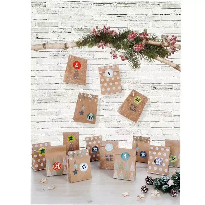 Adventskalender, Paket/Kleingeschenke, braune Geschenkverpackung, Weihnachtsdekoration, Adventskalenderzahlen