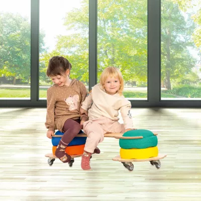 Kinderwagen, Puppenwagen, Holzbock, Rollen, Kissenstapel