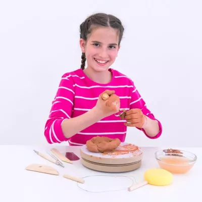 Tonfigur, Knete, Kinderspieltöpferei, Rot-pinkes Shirt, Tonmasse